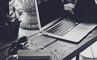 YY漫画把信息拉直：先看段落是不是跳层，再把例子标注清楚（三步校正）